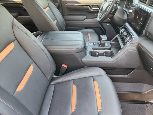 Used 2024 GMC Sierra 1500 AT4 w/ Technology Package AWD/4WD image 14