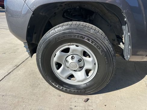 Used 2023 Toyota Tacoma 4x4 Double Cab image 7