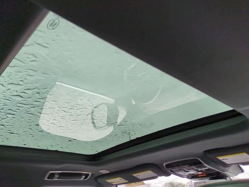 New 2025 Land Rover Range Rover SE image 21