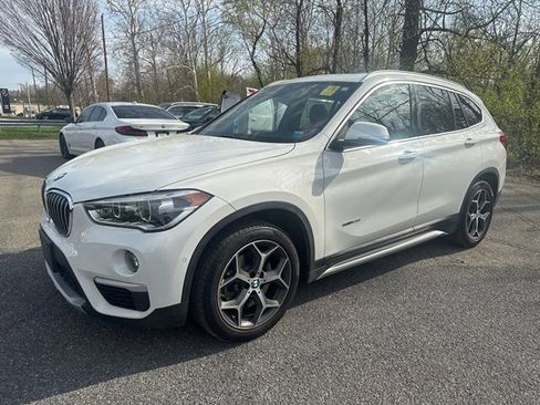 Used 2017 BMW X1 xDrive28i image 1