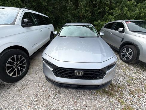 Used 2025 Honda Accord LX image 6