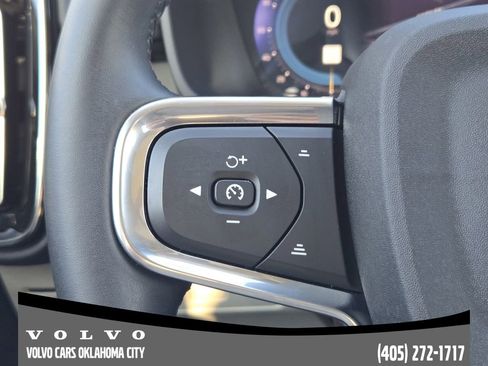 Certified 2024 Volvo XC40 B5 Ultimate w/ Protection Package Premier image 27