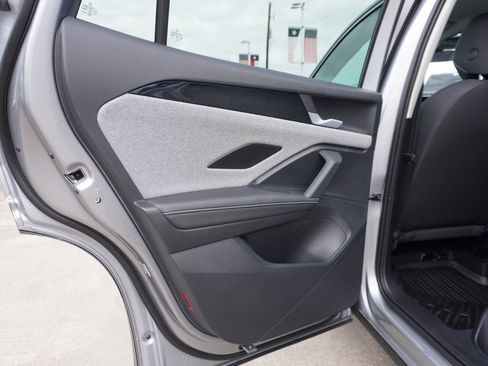 Used 2025 Volkswagen Tiguan S image 19