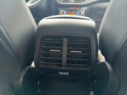 Certified 2021 Ford Escape SE image 17