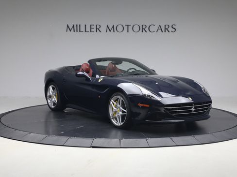 Certified 2016 Ferrari California T RWD image 11
