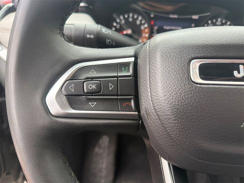 Used 2024 Jeep Compass Limited image 23