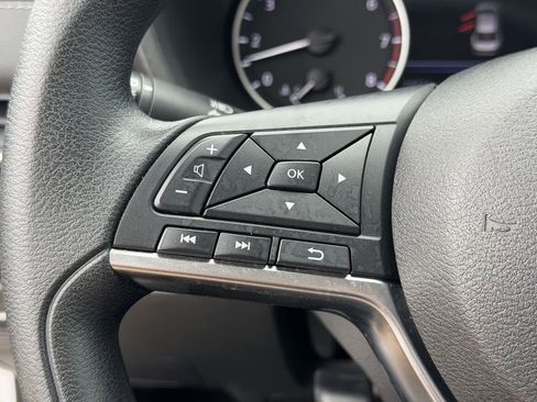 Used 2025 Nissan Sentra SV FWD image 23
