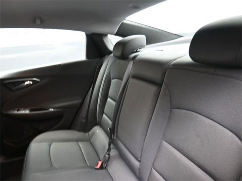 Used 2016 Chevrolet Malibu LT image 19