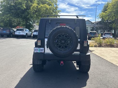Used 2008 Jeep Wrangler Unlimited Sahara AWD/4WD image 4