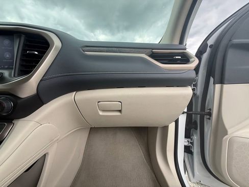 Used 2023 GMC Acadia Denali w/ Denali Ultimate Package AWD/4WD image 30