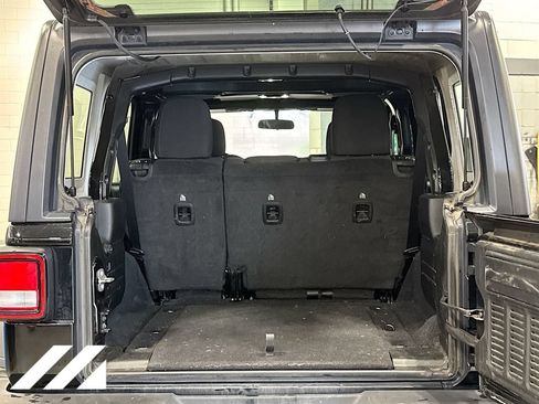 Used 2022 Jeep Wrangler Unlimited Sport AWD/4WD image 25