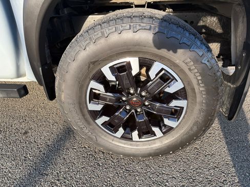 Used 2023 Nissan Frontier Pro-X w/ Technology Package RWD image 5