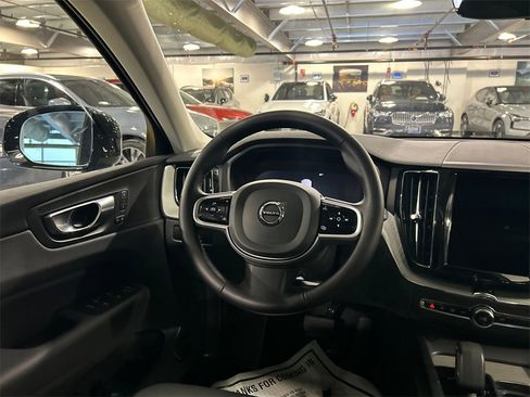 Certified 2025 Volvo XC60 B5 Plus image 24