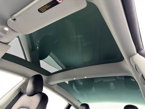 Used 2023 Tesla Model 3 Standard Range image 12