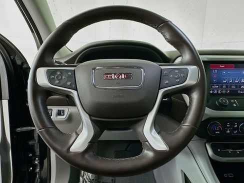 Used 2023 GMC Acadia SLT w/ Preferred Package image 16