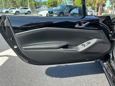 New 2026 MAZDA MX-5 Miata Club w/ Interior Package RWD image 8