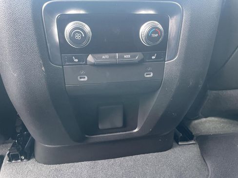 Used 2024 GMC Yukon AT4 w/ Technology Package image 25