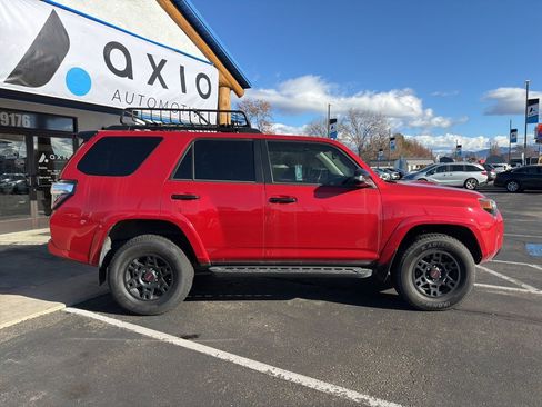Used 2021 Toyota 4Runner Venture w/ Moonroof Package image 8