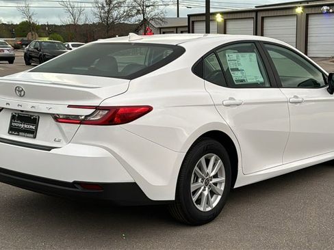 New 2026 Toyota Camry LE image 9