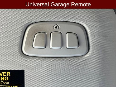 Certified 2023 Ford Escape Platinum image 32