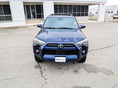 Used 2022 Toyota 4Runner SR5 Premium w/ Moonroof Package image 4