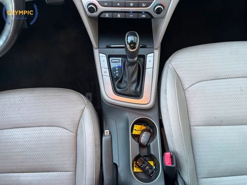 Used 2017 Hyundai Elantra Limited image 29