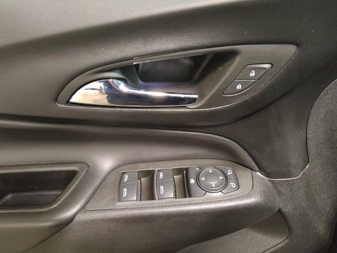 Used 2023 Chevrolet Equinox LT image 27