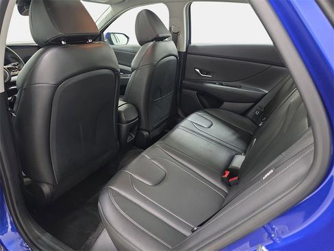 Used 2024 Hyundai Elantra Limited image 12