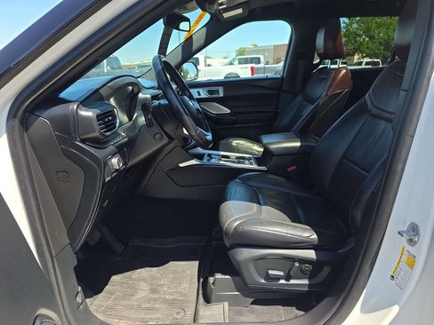 Used 2021 Ford Explorer Platinum w/ Equipment Group 601A AWD/4WD image 18