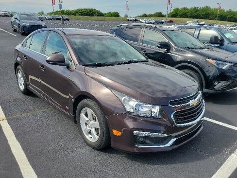 Used 2015 Chevrolet Cruze LT FWD image 1