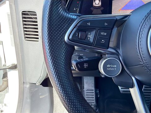 Used 2017 Audi R8 V10 w/ Carbon Exterior Package image 33