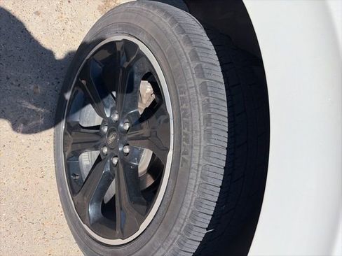 Used 2024 Ford Expedition Limited image 9