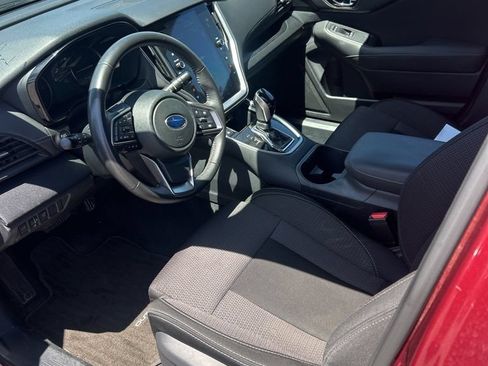 Used 2025 Subaru Outback Premium AWD/4WD image 8