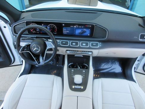 Used 2024 Mercedes-Benz GLS 450 450 4MATIC**DRIVER ASSIST**HEA image 17