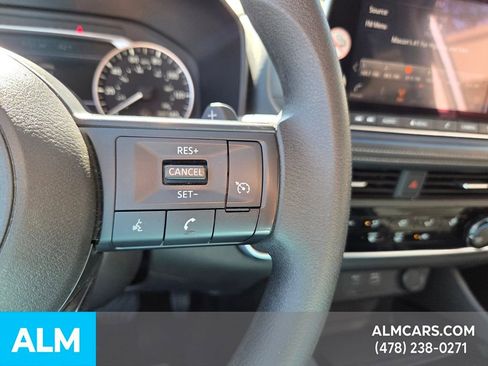 Used 2023 Nissan Rogue S image 25