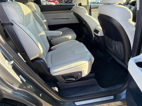 Used 2021 Hyundai Palisade Limited image 15