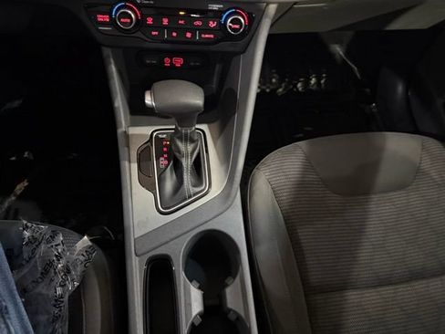 Used 2017 Kia Niro LX FWD image 20