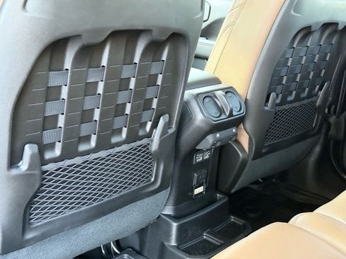Used 2020 Jeep Wrangler Unlimited Rubicon w/ Safety Group AWD/4WD image 26