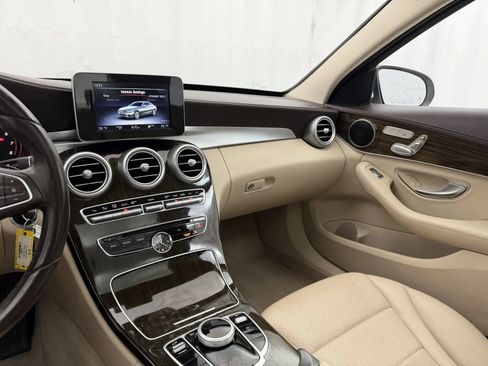 Used 2017 Mercedes-Benz C 300 4MATIC Sedan image 17