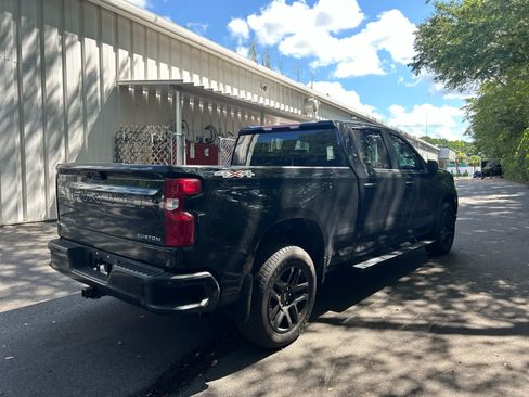Used 2023 Chevrolet Silverado 1500 Custom AWD/4WD image 5
