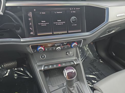 Used 2024 Audi Q3 2.0T Premium Plus w/ Premium Plus Package image 20