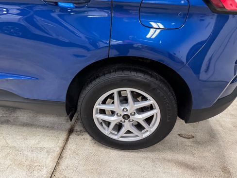 Used 2024 Ford Edge SEL w/ Convenience Package image 9