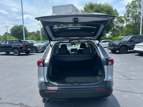 Used 2024 Toyota RAV4 XLE FWD image 9