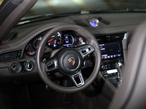 Used 2019 Porsche 911 Turbo image 31