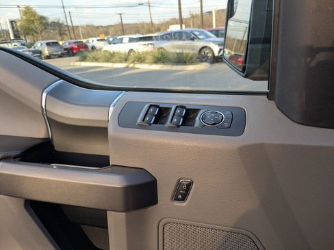 Used 2015 Ford F150 XLT w/ Equipment Group 302A Luxury image 12