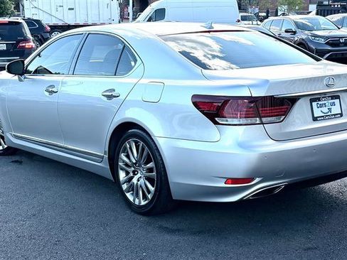 Used 2013 Lexus LS 460 w/ Comfort Pkg RWD image 4