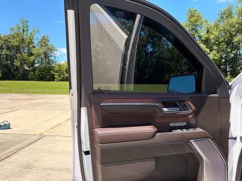 Used 2024 GMC Sierra 1500 Denali w/ Denali Reserve Package AWD/4WD image 12