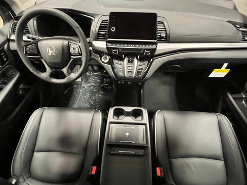 New 2026 Honda Odyssey Touring image 25