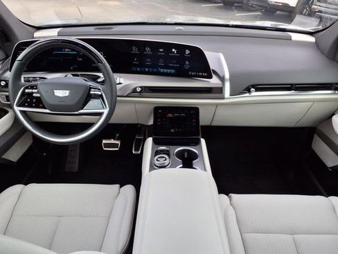 New 2026 Cadillac Vistiq Sport image 18