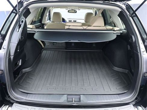 Used 2016 Subaru Outback 3.6R Limited image 24